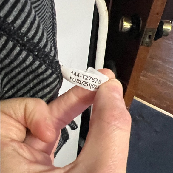 Tommy Bahama reversible half-zip sweatshirt black or gray & black striped - Picture 9 of 9